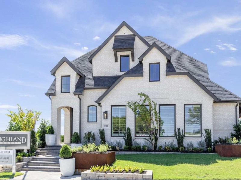 1811 Hillside Stroll Drive - Texas - Lavon - 75166